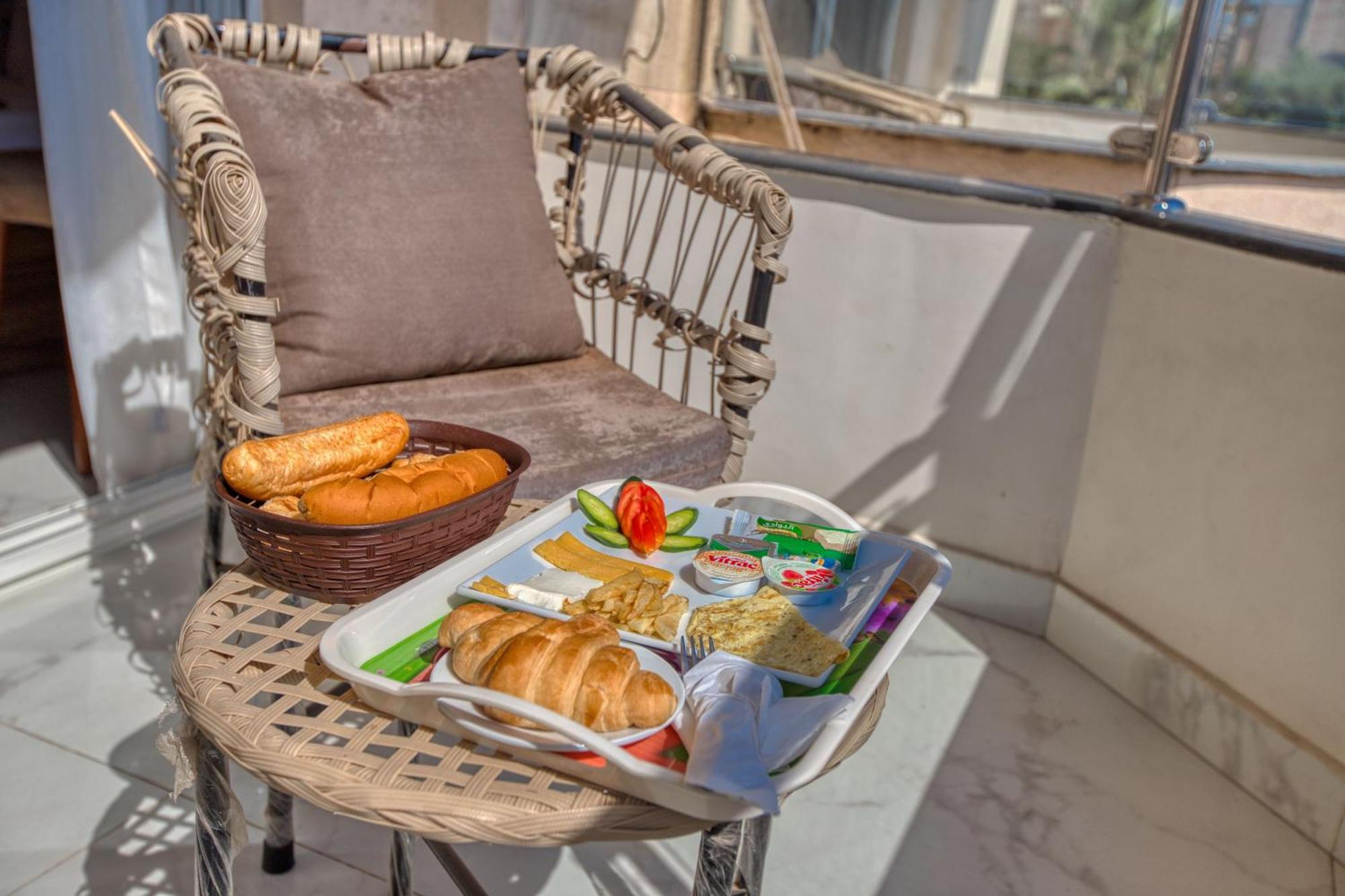 Kafret el-Gabal Khattab Pyramids View Hotel מראה חיצוני תמונה
